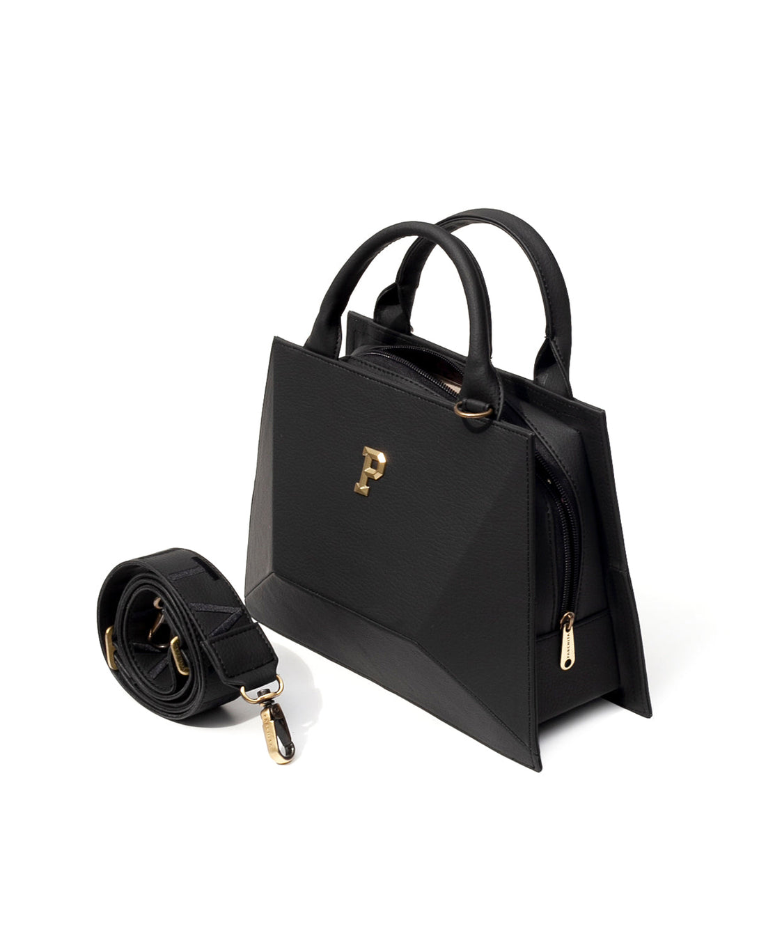 Cartera estructurada para mujer en PVC con bolsillo interno y correa ajustable.